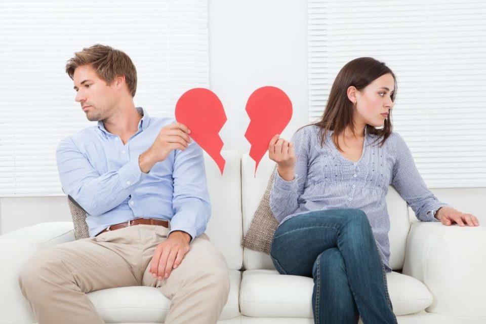 how divorce impacts a family couple no longer loves each other broken heart 