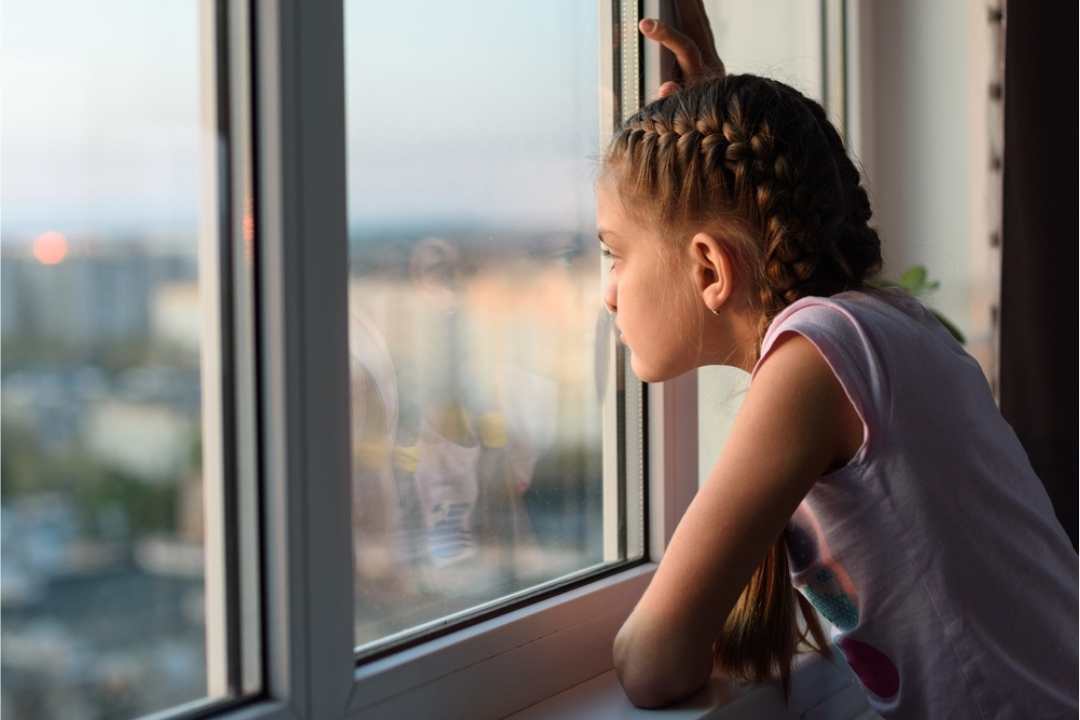 girl recalling unfinished situations and experiences